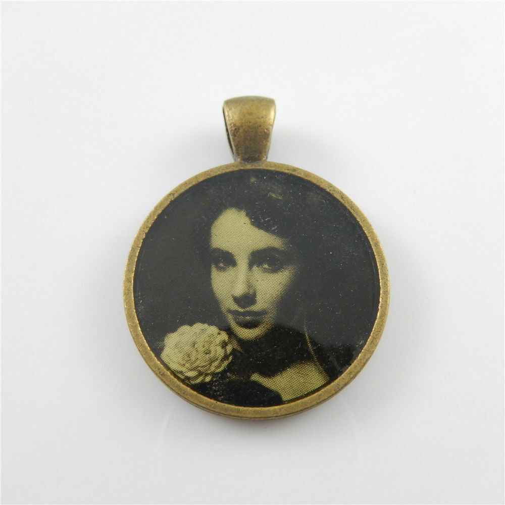 8pcs/lot Retro Style Bronze Beauty Portrait Alloy Charms Pendants Crafts 28*28mm