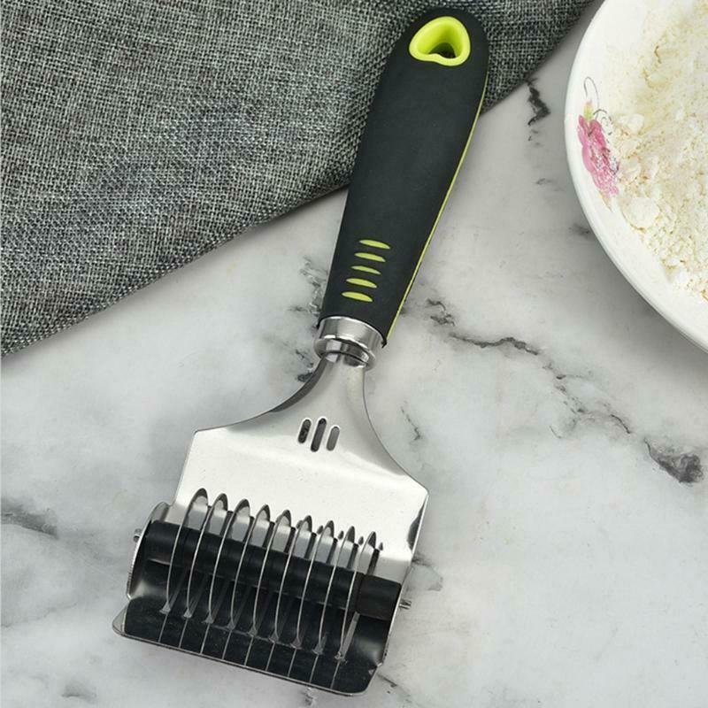 Noodle Lattice Roller Dough Cutter with Non-slip Handle Pastry Rolling Slicer