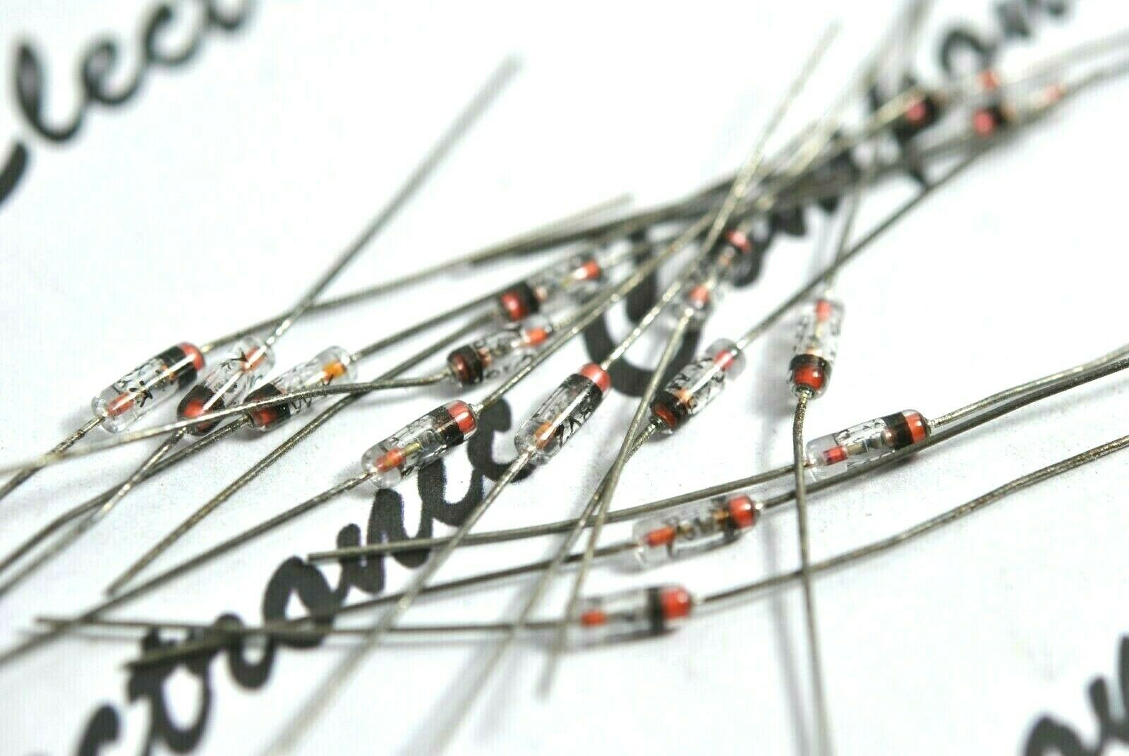 15pcs - BZY8V2 8.2V Zener Diode -  NOS