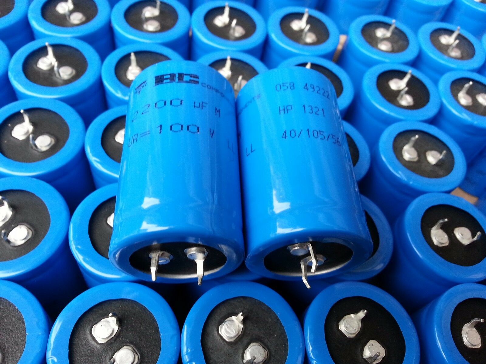 4pcs NEW 2200uF 100V 105C BC VISHAY 058 L.LIFE LOW ESR CAPS FOR QUAD 303 AMP!
