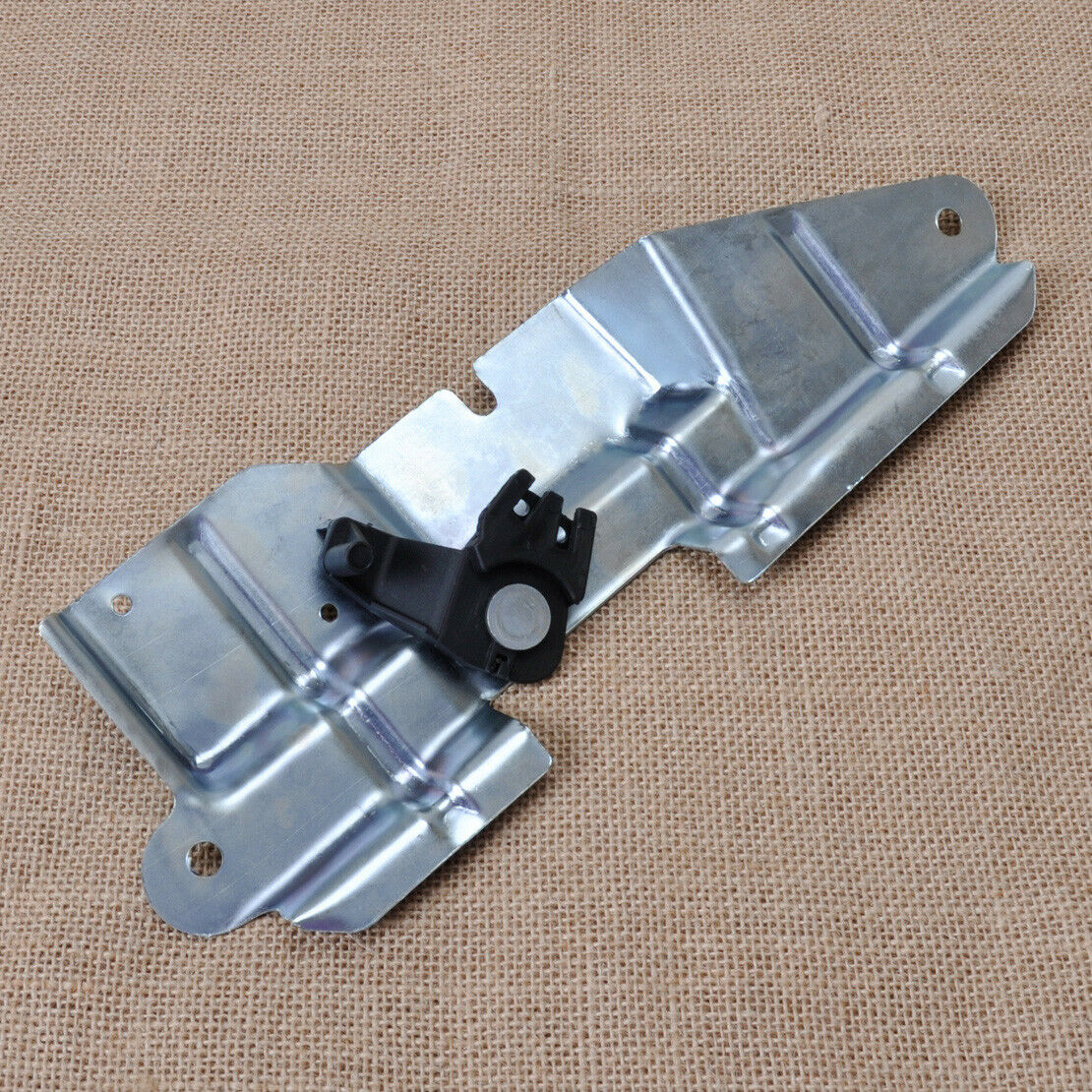 1J5827425 Bracket Latch Lock Actuator Fit for 1999-04 Volkswagen Jetta/Bora An
