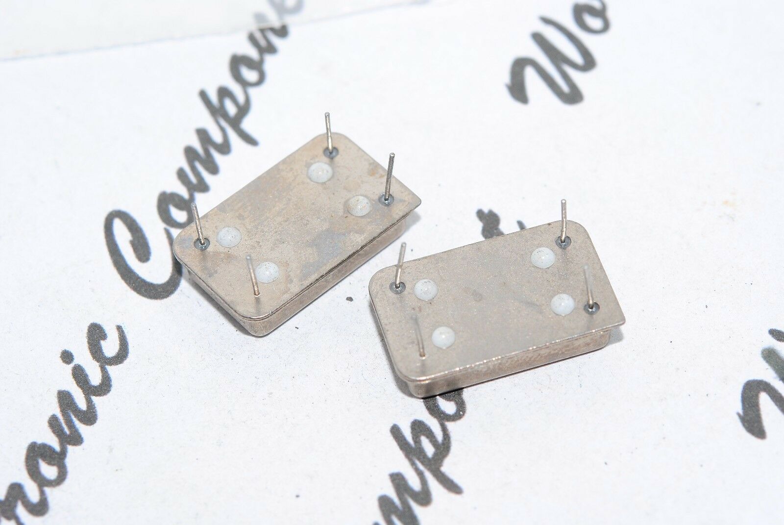 1pcs - KSS CXO-042C 3.6864 MHZ Quartz Crystal Resonator / XTAL