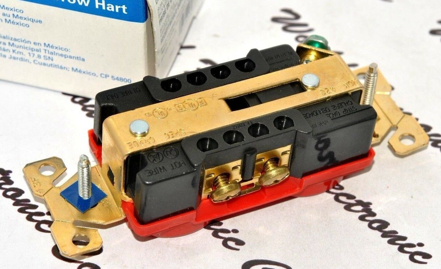 1pcs - EATON AH5352RD 20A 125V NEMA 5-20R Industrial Grade  Duplex Receptacle