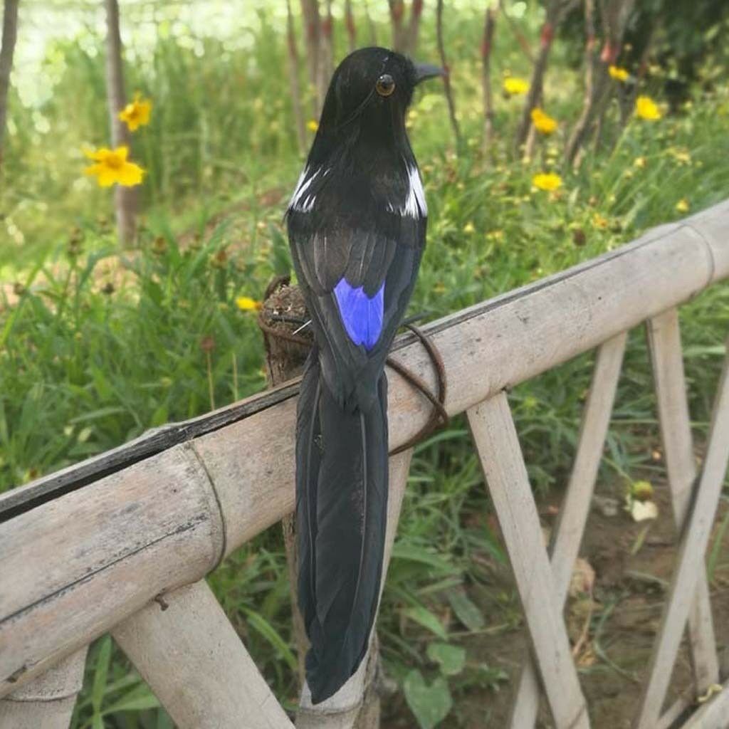 Lifelike Artificial Birds Realistic Magpie ORNAMENT for Home Tree Decor