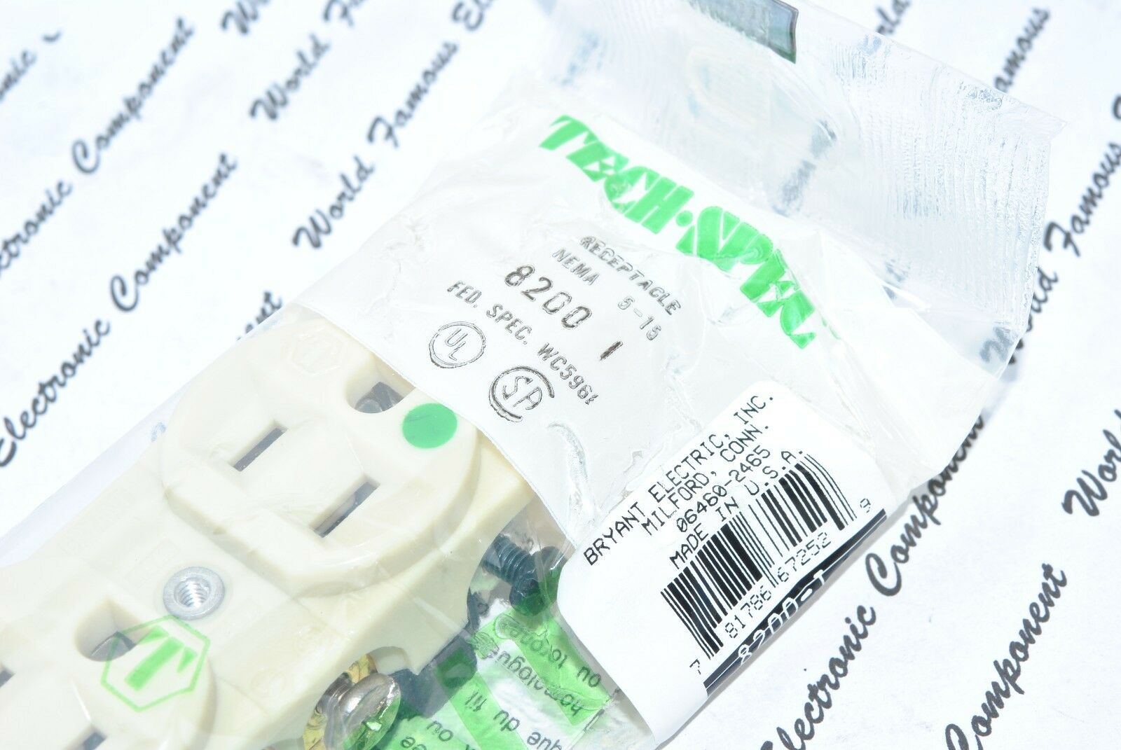 1pcs- BRYANT 8200I 2P-3W Hosptial Duplex Receptacle / Outlet 15A 125V NEMA 5-15R
