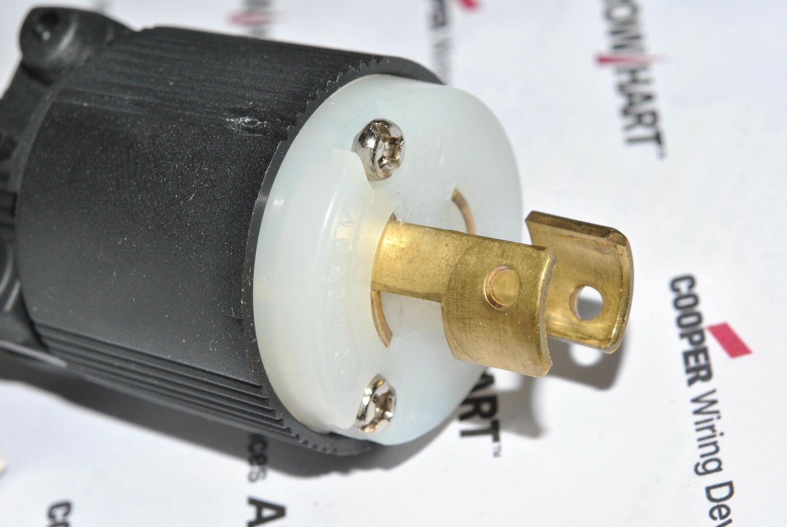 1pcs - COOPER CWL220P 20A 250V L2-20 Twist Hart-Lock Locking Male Plug