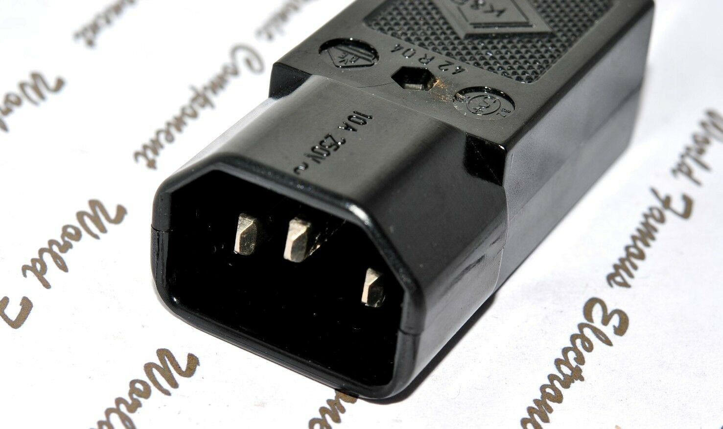 1pcs-K&B 42R04 IEC 10A 250Vac  Re-wireable Male Plug -Connector