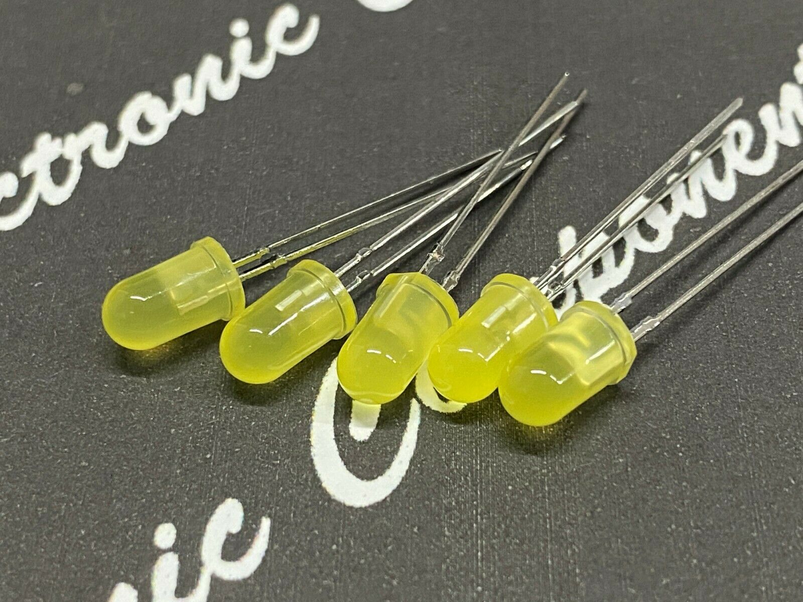 100pcs - SanKen SEL1710YEX 5mm LED Diode Light