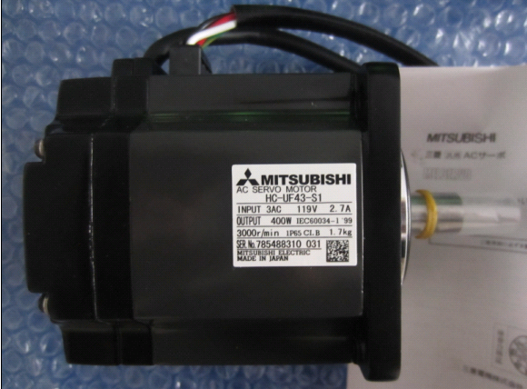 1PCS NEW Mitsubishi servo motor HC-UF43-S1