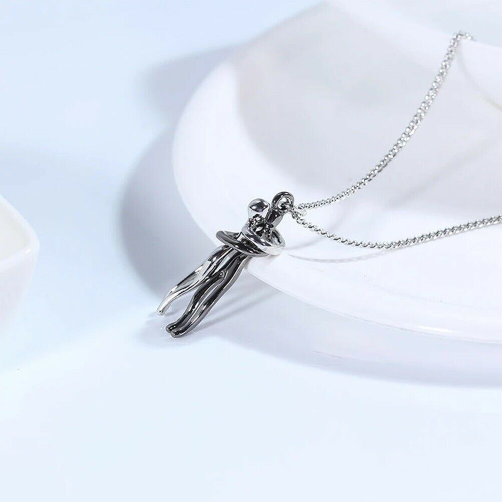 Couple Hugging Pendant Necklace Exquisite Lover Fashion Love Witness Jewelry
