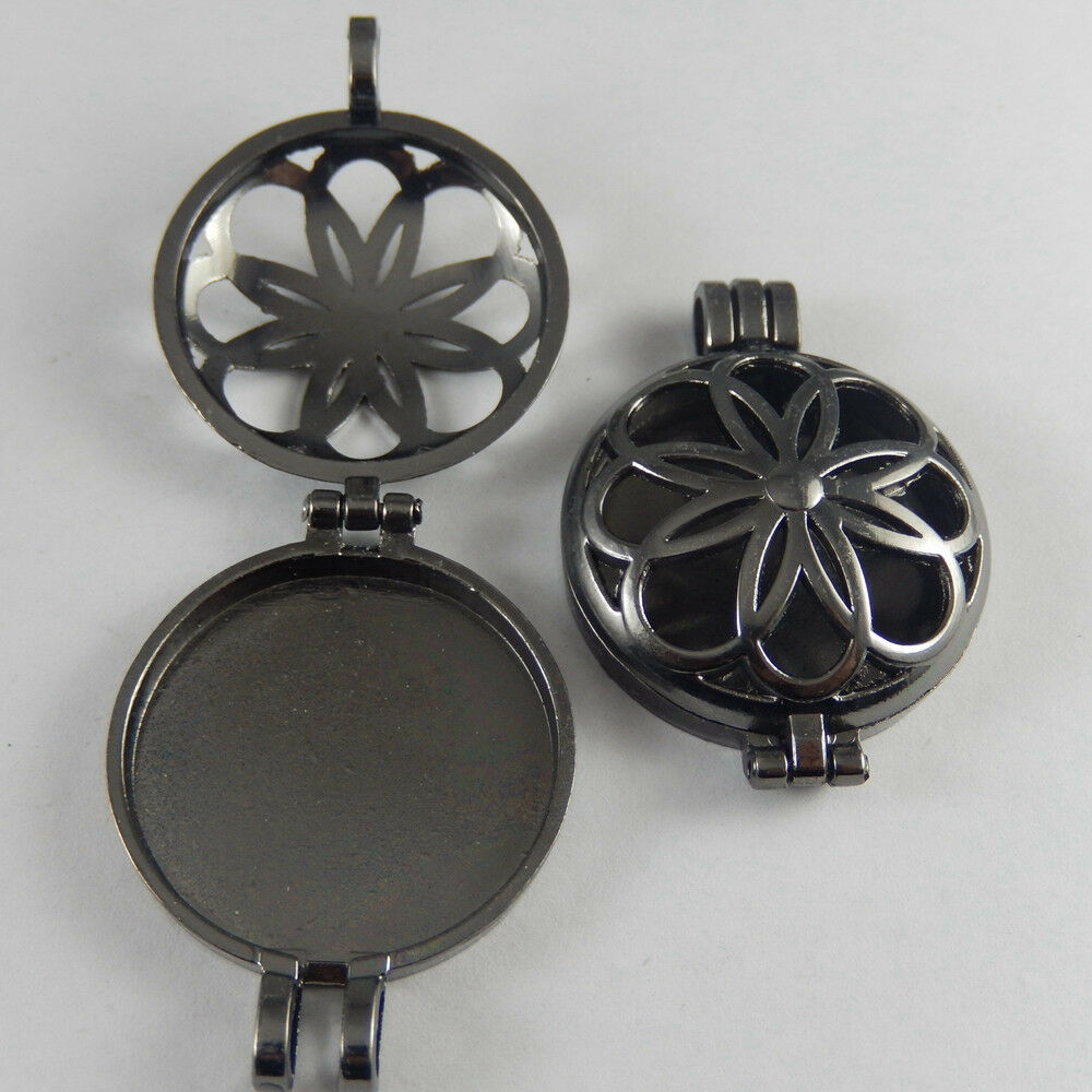 2 pcs Gun Black Round Locket Flower Alloy Charm Essential Oil Diffusion Pendant