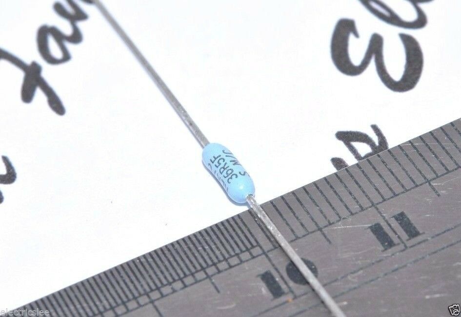 4pcs - RLR7C 121R (121 ohm) 1% 1/4W (0.25W) Metal Film Resistors, Military