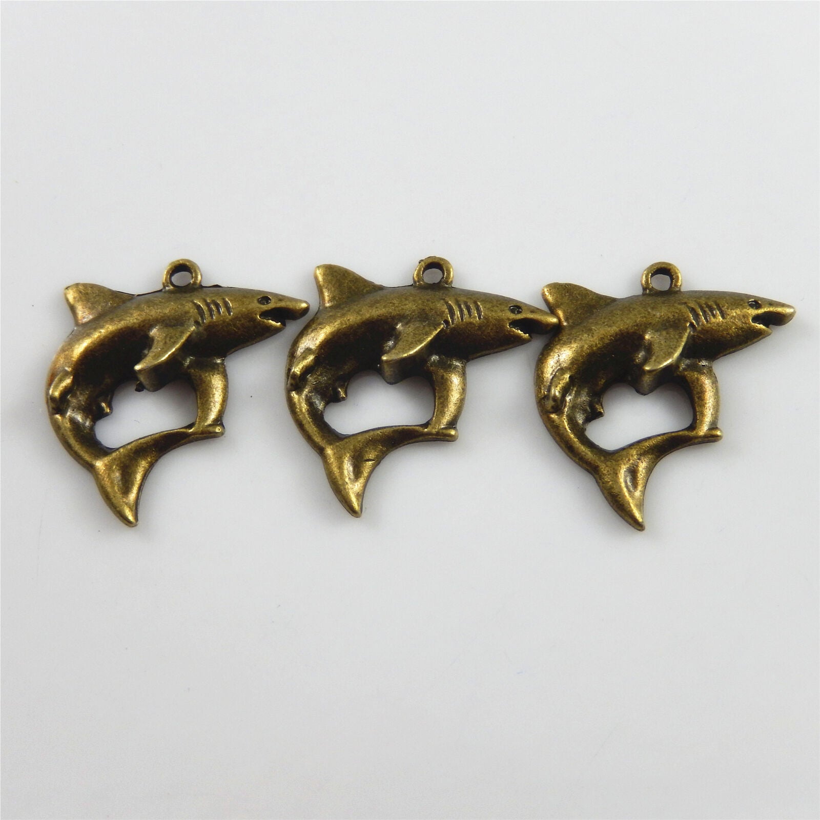 35 pcs Antiqued Bronze Shark Metal Alloy Charm Pendant Keychain Findings 26*25mm