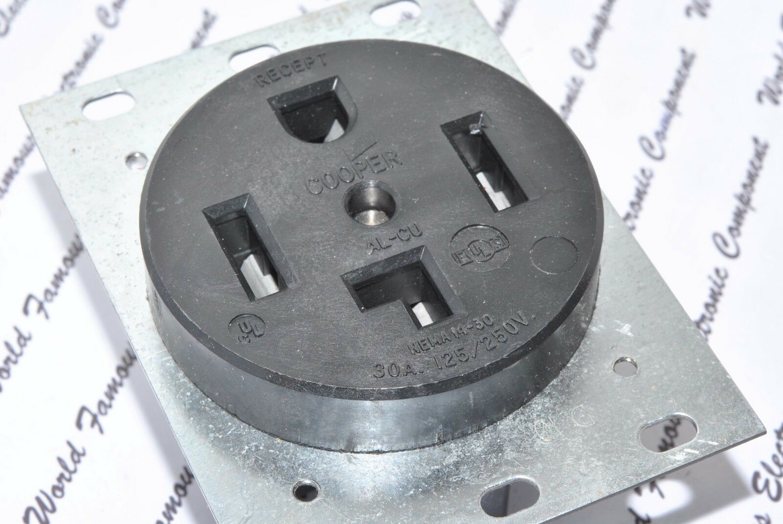 1pcs-COOPER 5744N NEMA 14-30R 30A 125/250V AC Power Receptacle