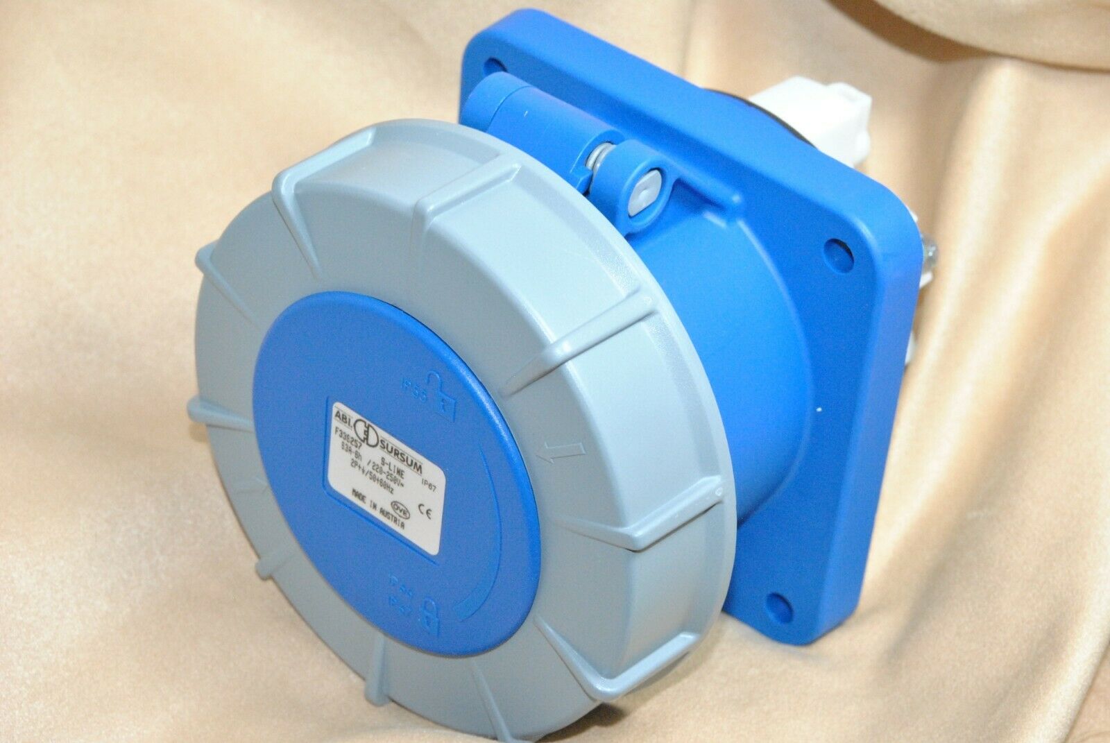 1pcs -ABL SURSUM F33S257 63A 220-250V~ IP67 CEE Pin&Sleeve