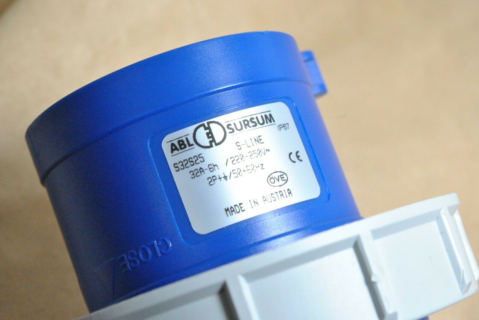 1pcs -ABL SURSUM S32S25 32A IP67 CEE Plug Pin&Sleeve