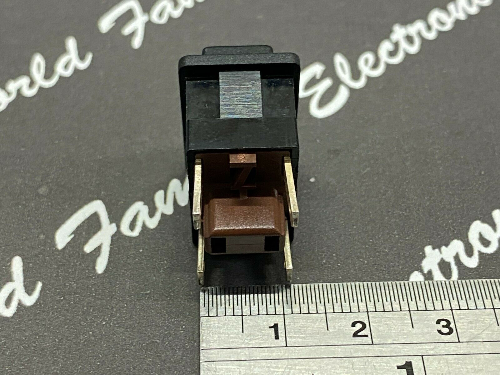 1pcs -KAUTT U. BUX TL402 10A 250Vac ON-OFF Push Button Switch Germanny NOS