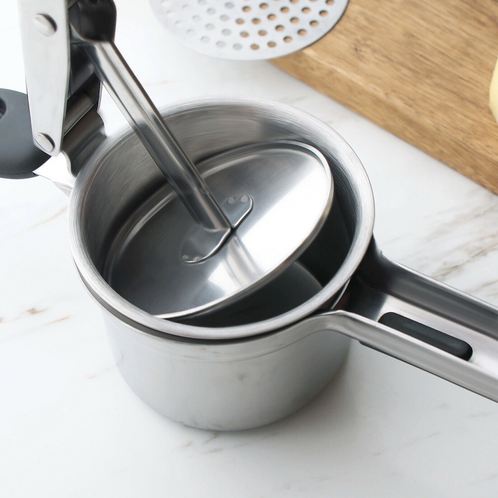 Stainless steel potato Ricer fruit masher for potatoes, carrot sweets