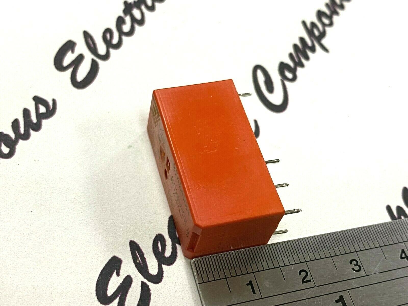 1pcs - SCHRACK RT424024 24VDC 8A / 250VAC Relay