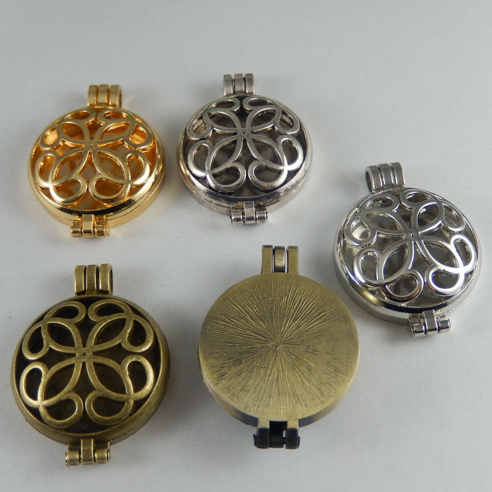 3 pcs Assorted Round Floral Lockets Hollowed Aromatherapy Diffuser Pendant Metal