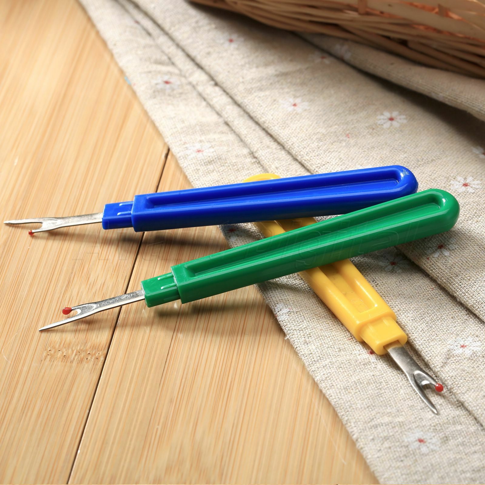 1pcs Seam Ripper Stitch Ripper Unpicker Craft Cutter Plastic Handle Sewing Tools