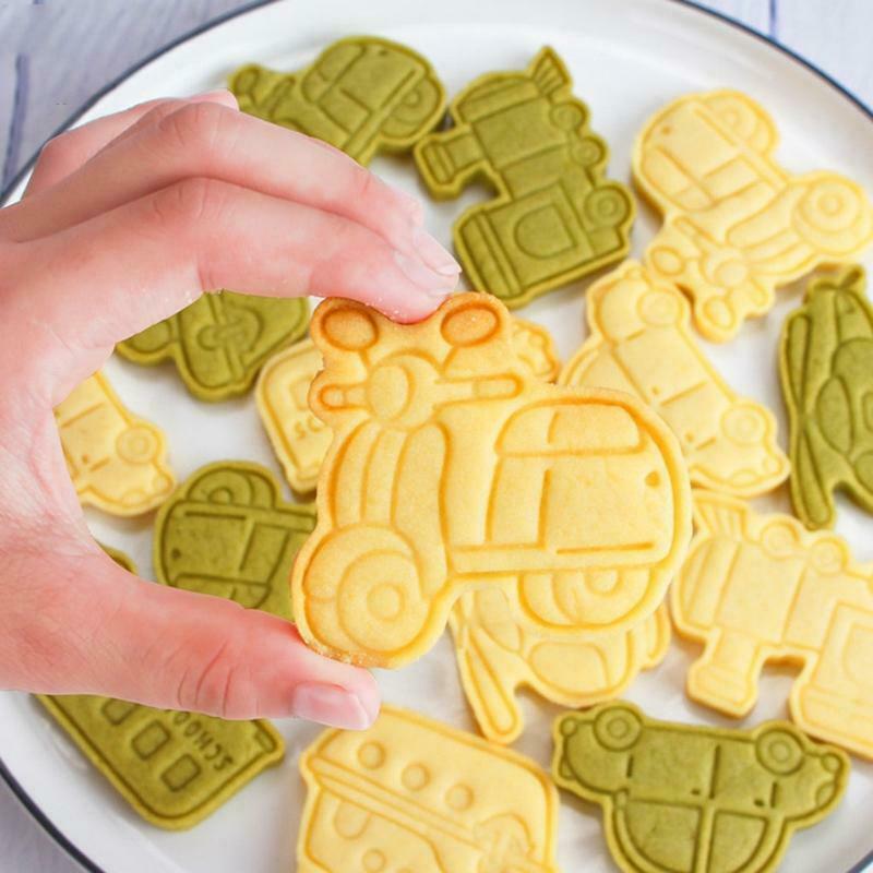 Set of 6 Plastic Cookie Moulds Cookies Cutters Biscuit Stamper Cookies Moulds