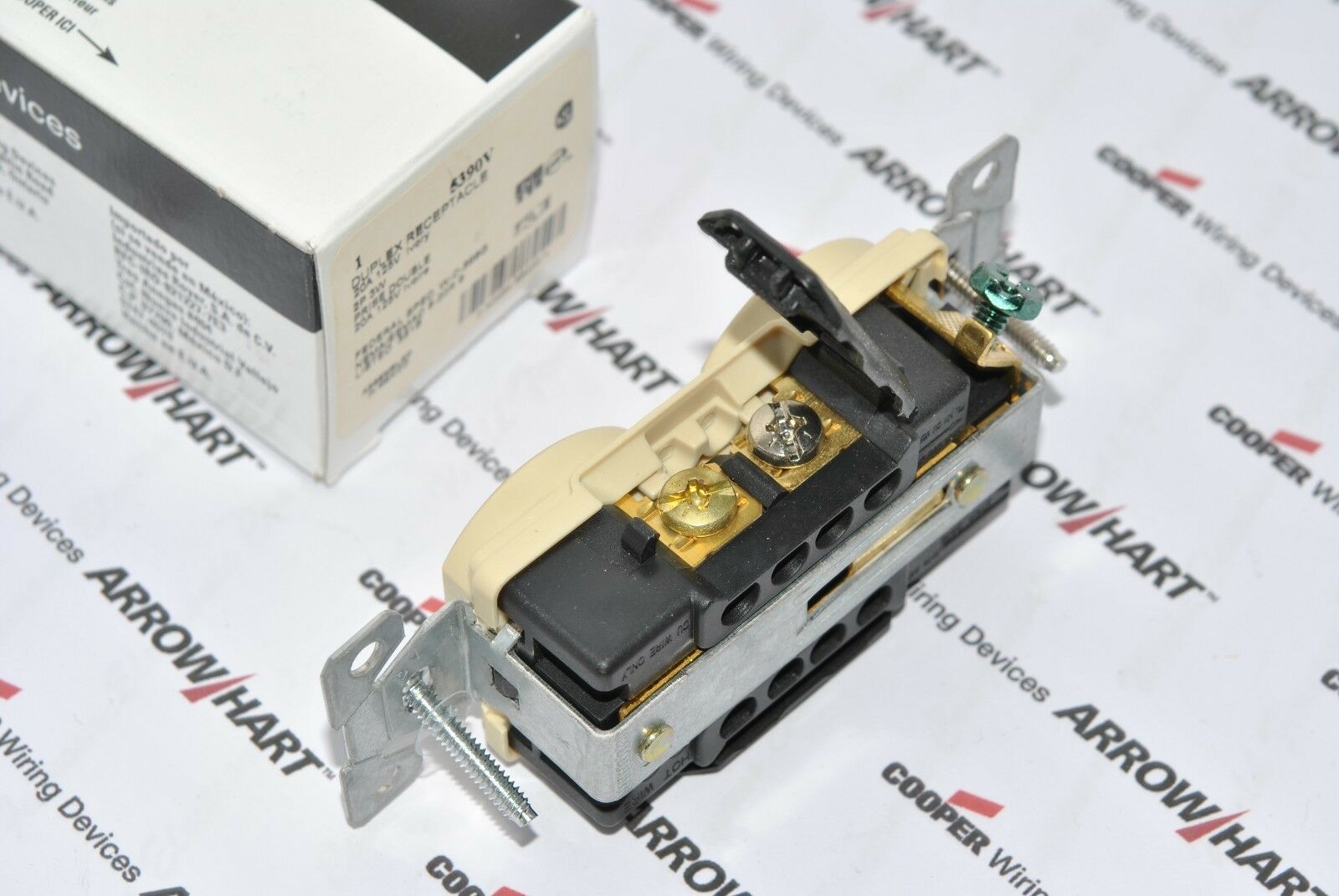 1pcs-COOPER WIRING 5390V 20A 125V - 20A 250V Premium Duplex Receptacle Outlet