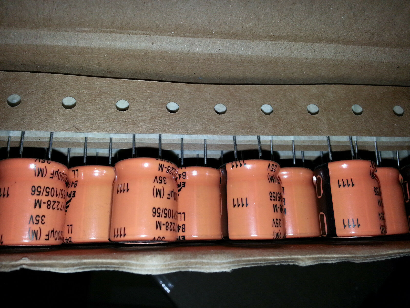 8pcs EPCOS B41853 2200uF 35V 105C 18x20mm HI END LONG LIFE CAPS !