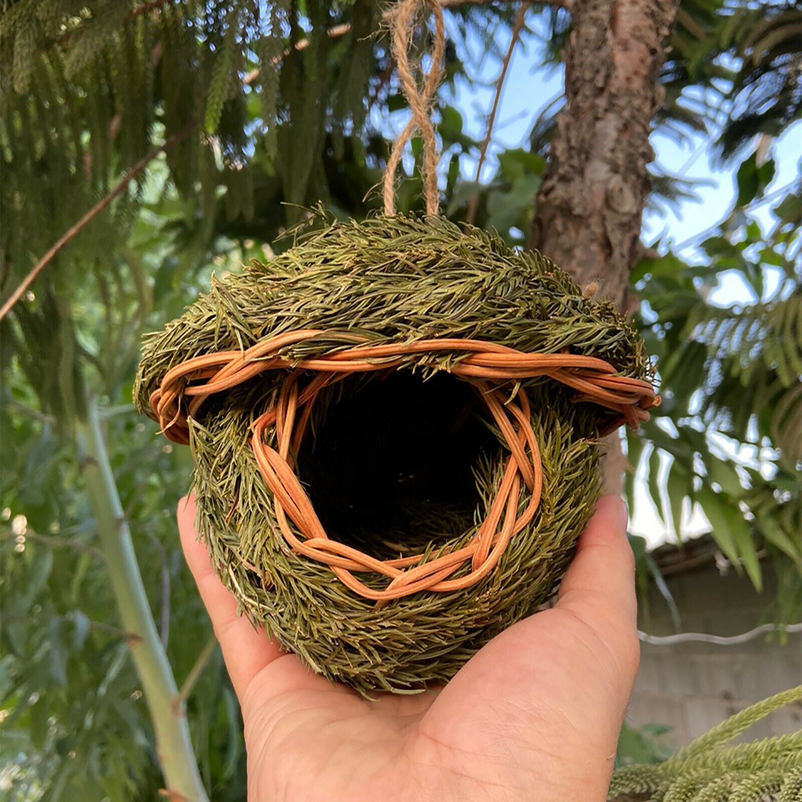 Bird Nest Natural Grass Weaved Eggs Cage Outdoor Decorative Hanging Parrot House