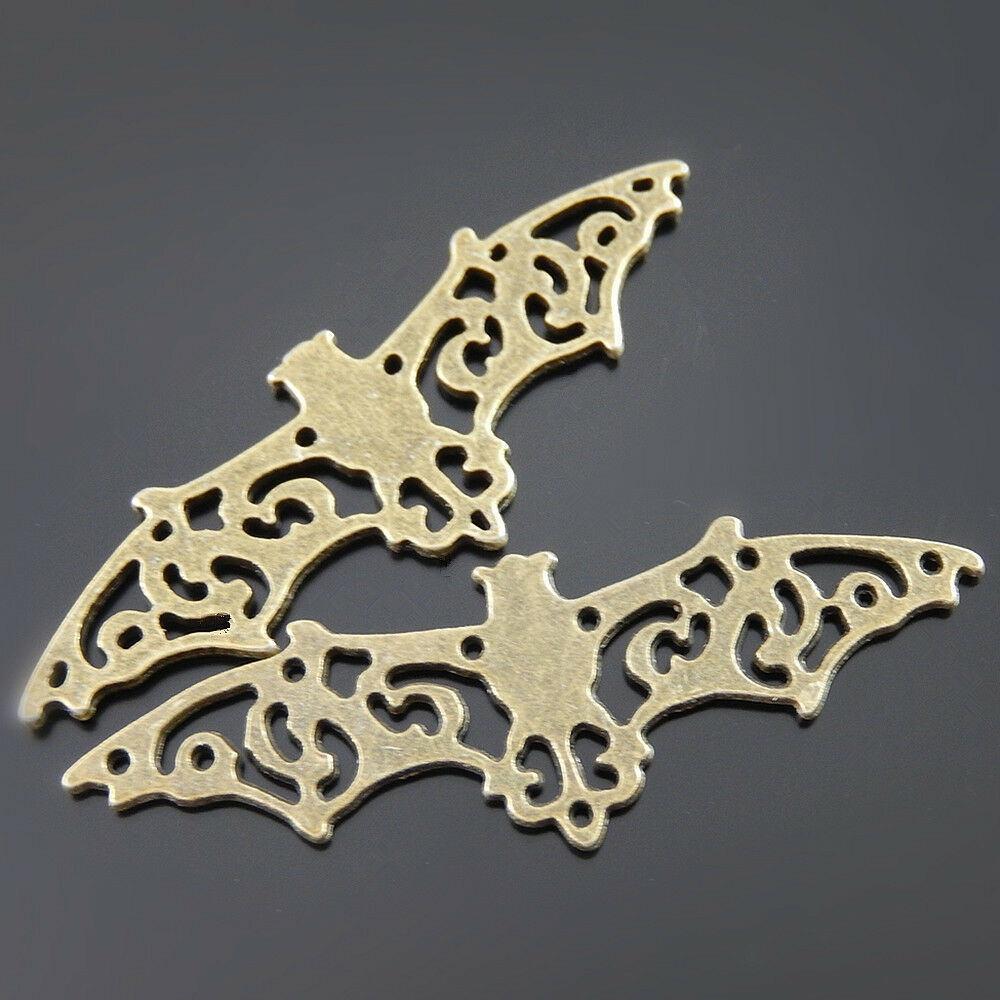 20pcs/pack Retro Bronze Alloy Hollowed Flying Bat Charm Pendants Jewelry Crafts