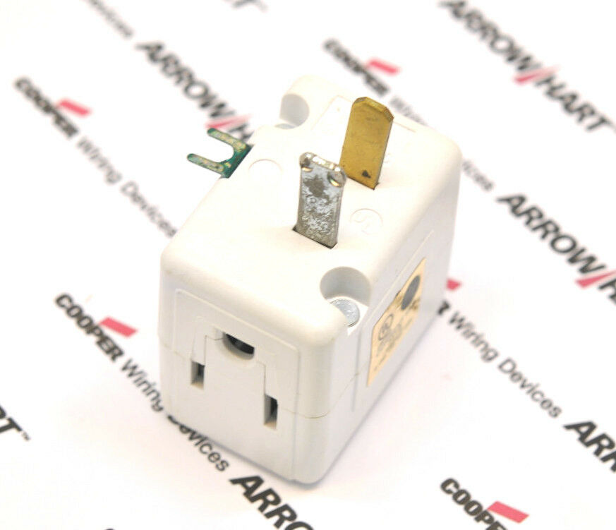 1pcs- COOPER SA483W 15A 125V Three Outlet Cube Tap Single Receptacl to 3 Outlets