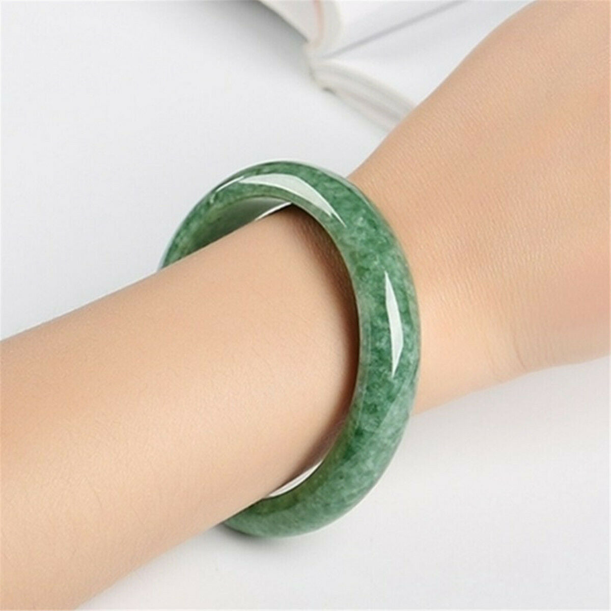 Ladies Chinese Beautiful Natural Green Jade Jadeite Gem Bangle Bracelet 60-62mm
