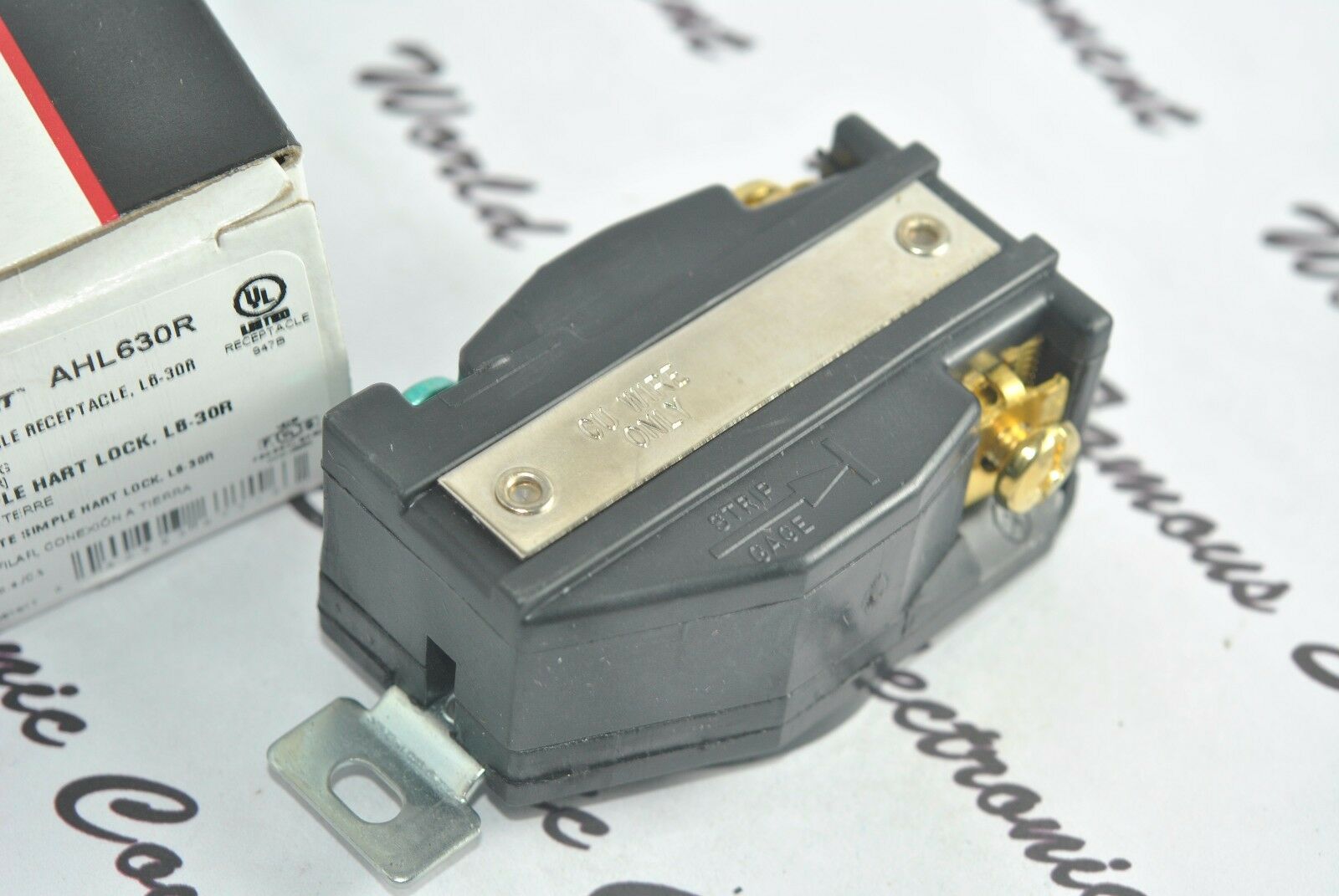 1pcs-COOPER AHL630R NEMA L6-30R 30A 250V Twist Hart-Lock Locking Receptacle