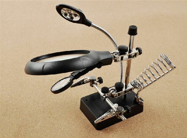 2.5X 7.5X 10X 5-LED Desktop Magnifier Iron Stand Loupe Auxiliary Repair 220V