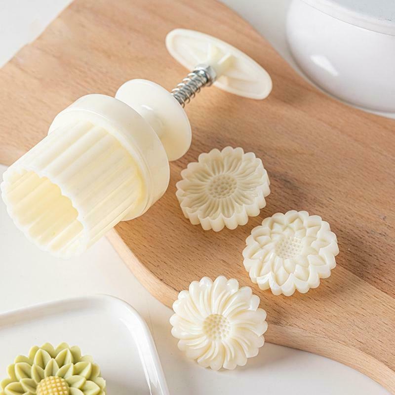 Baking Decorating Mooncake Mould Mid-Autumn Daisy Hand-Pressure Traditional