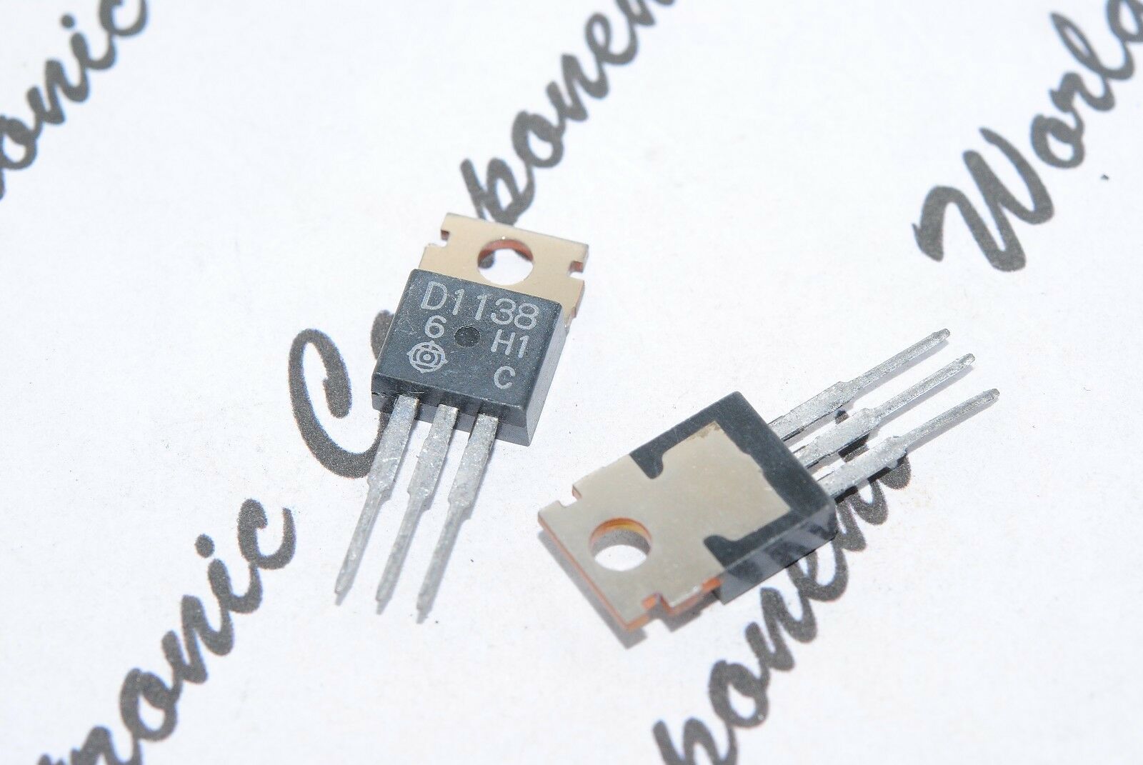 1pcs - Hitachi 2SD1138 150V 2A TO-220 Transistor