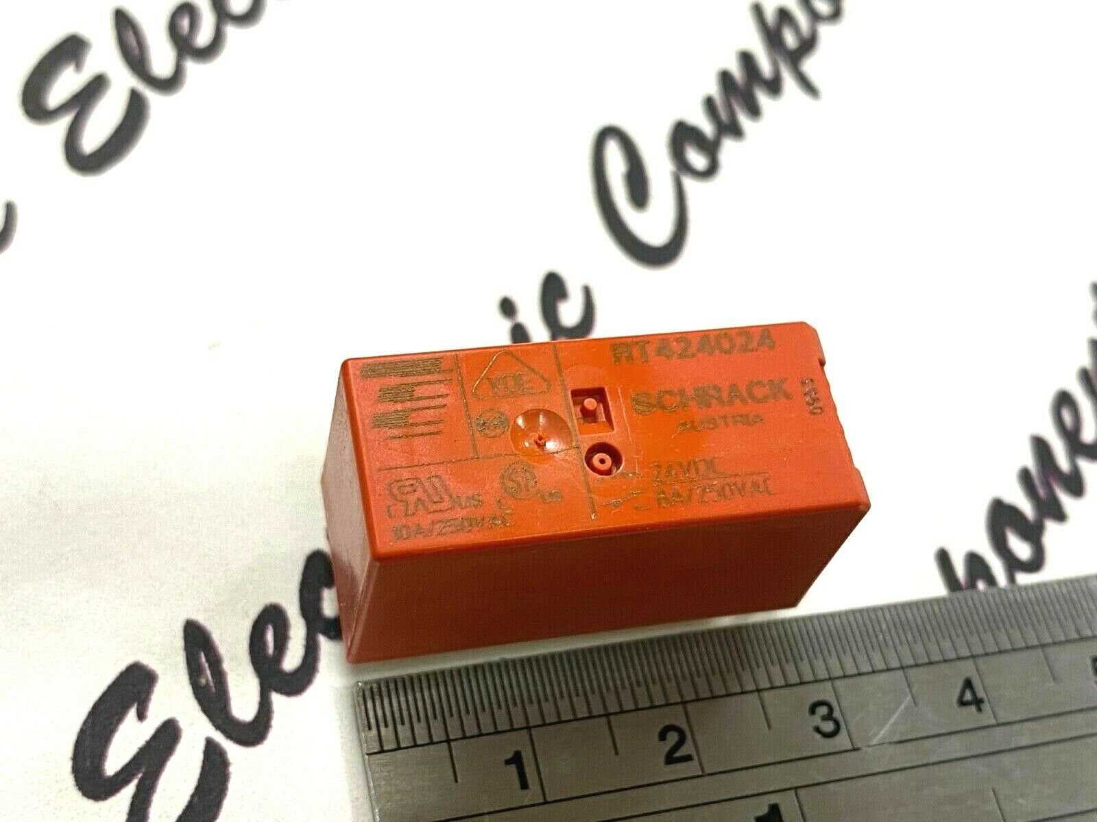 1pcs - SCHRACK RT424024 24VDC 8A / 250VAC Relay