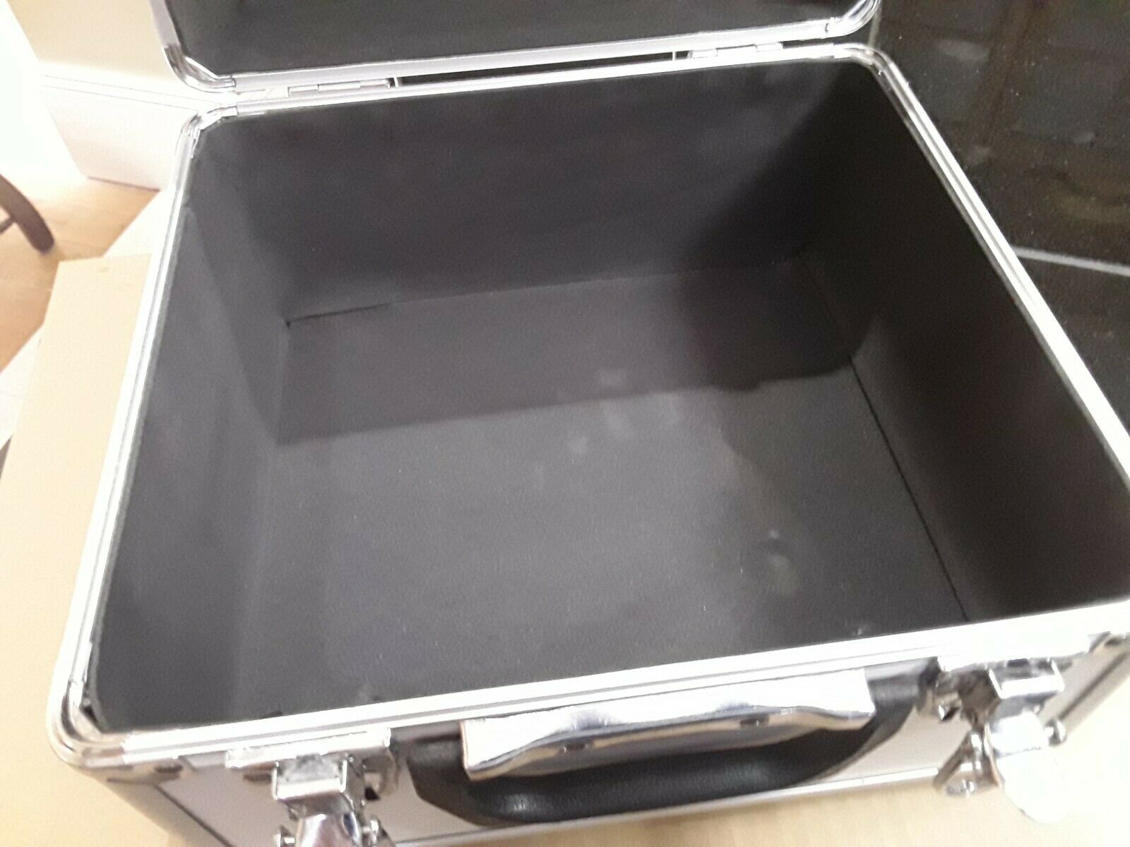 Makita Aluminum Soft Lined Storage / Drill Box. Metal Utility Case. Empty