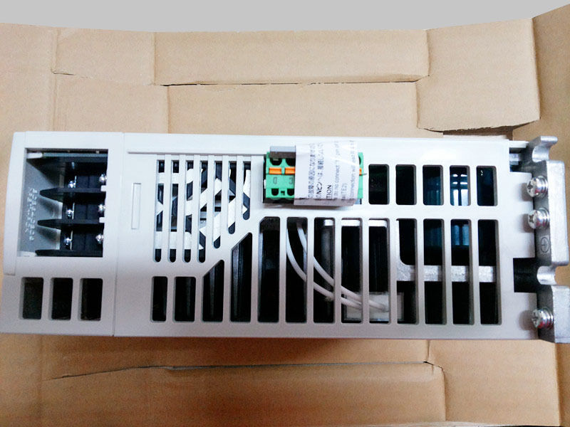1PCS Mitsubishi Servo Driver MR-J2S-70A MRJ2S70A New In Box
