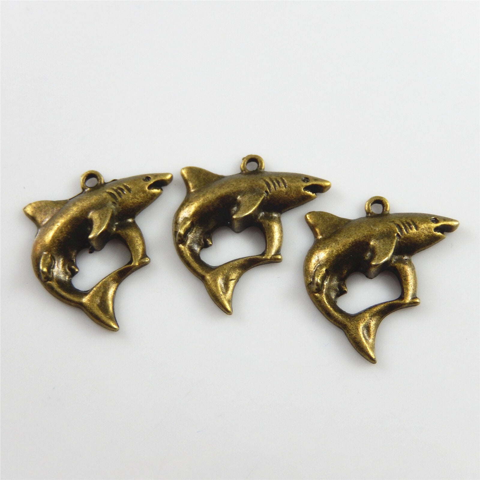 35 pcs Antiqued Bronze Shark Metal Alloy Charm Pendant Keychain Findings 26*25mm