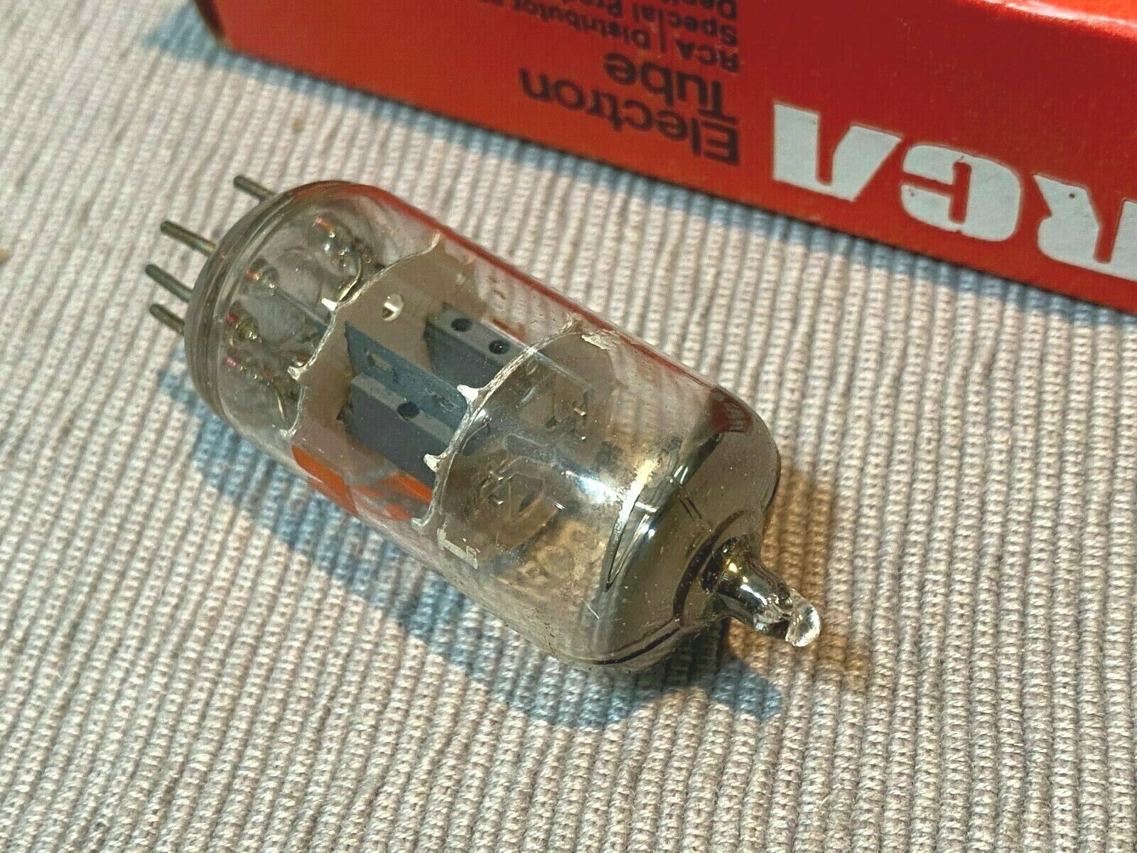 1pcs - RCA 12AT7 / ECC81 Vacuum tube - NOS
