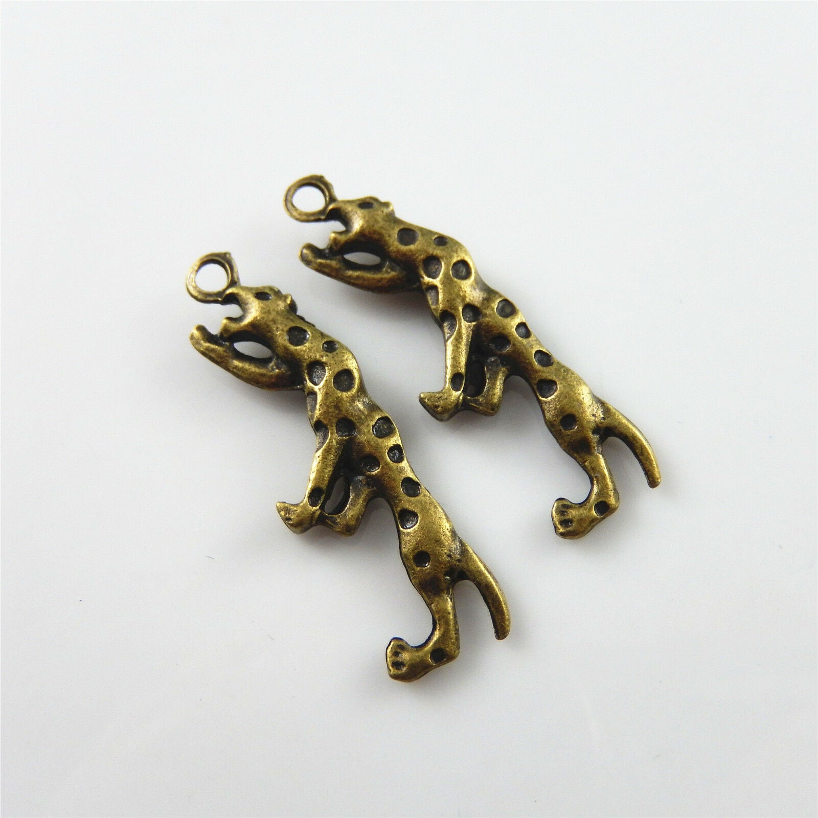 20 pcs Antiqued Bronze Alloy Leopard Animal Charm Pendant Jewelry Craft 33*11mm