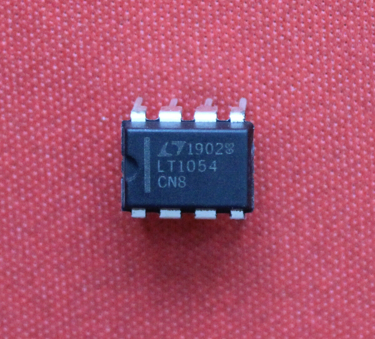 5pcs LT1054CN8 LT1054 DIP-8 Integrated Circuit IC