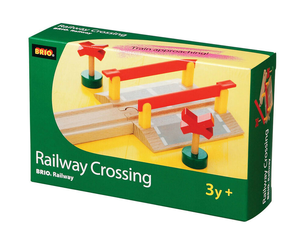 33388 BRIO Railway Crossing Wooden Train Railway Accessories inc 4 pcs Age 3+