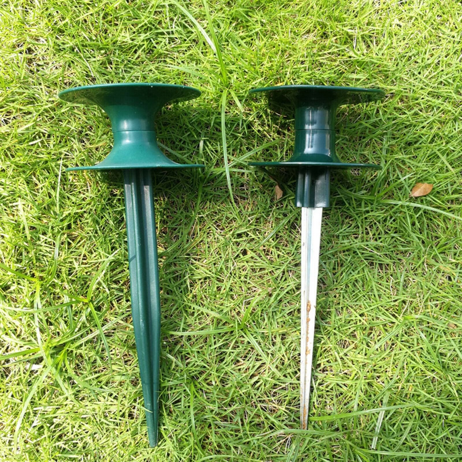 2 PCS Heavy Duty Garden Hose Guide Spike Organizer Carrier Plant Protection