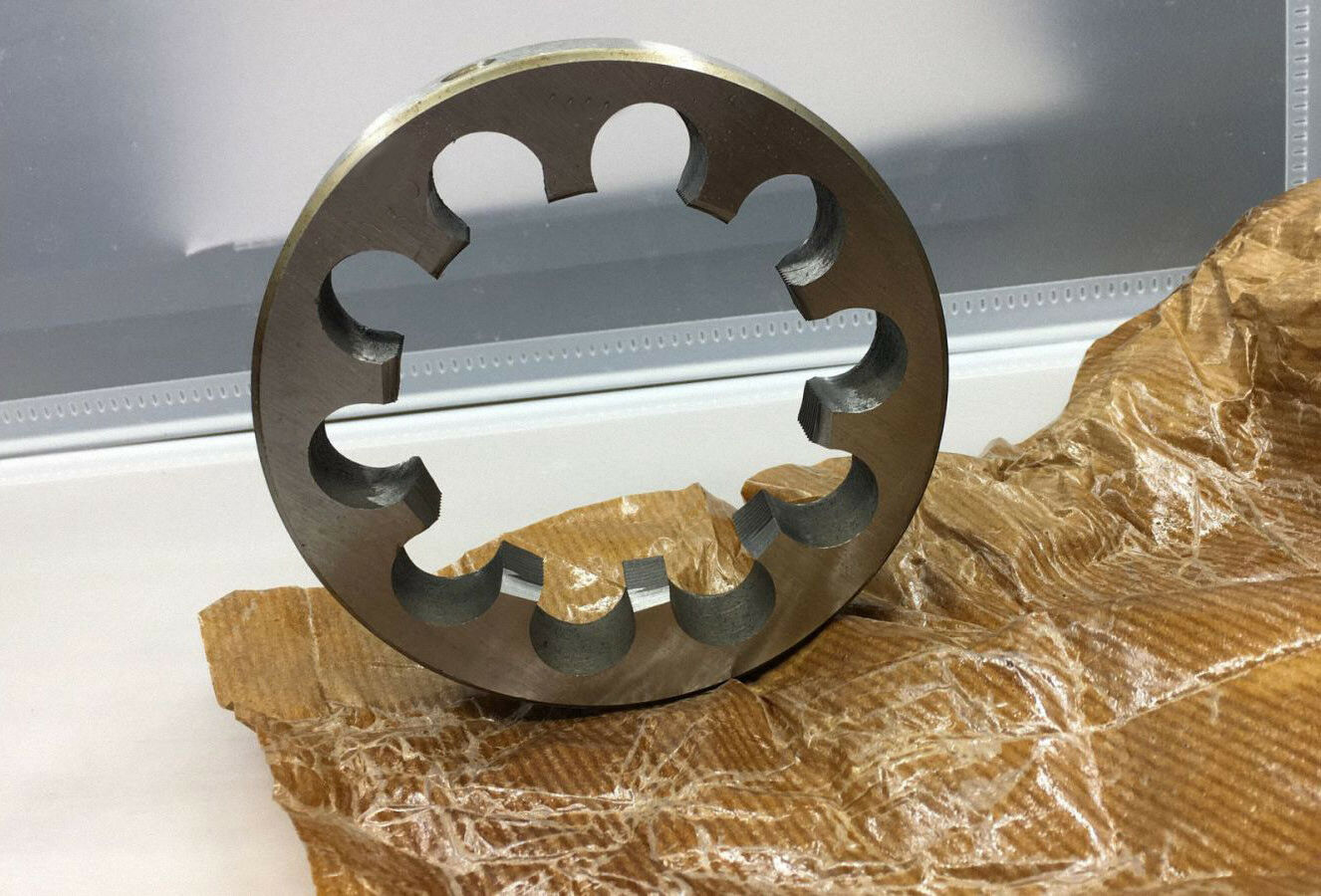 85mm x 4 Metric Right hand Die M85 x 4.0mm Pitch [Die/1]