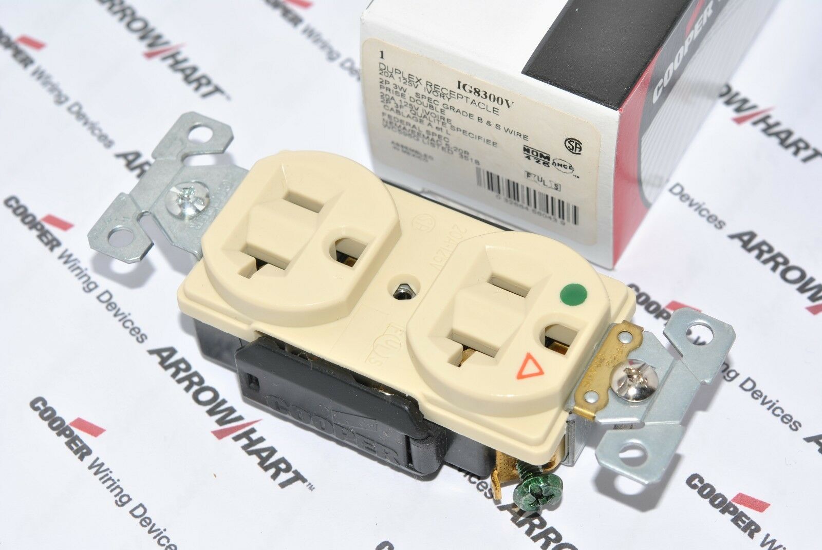 1pcs-COOPER IG8300V NEMA5-20R Isolated Hospital Duplex Receptacle 20A 125V