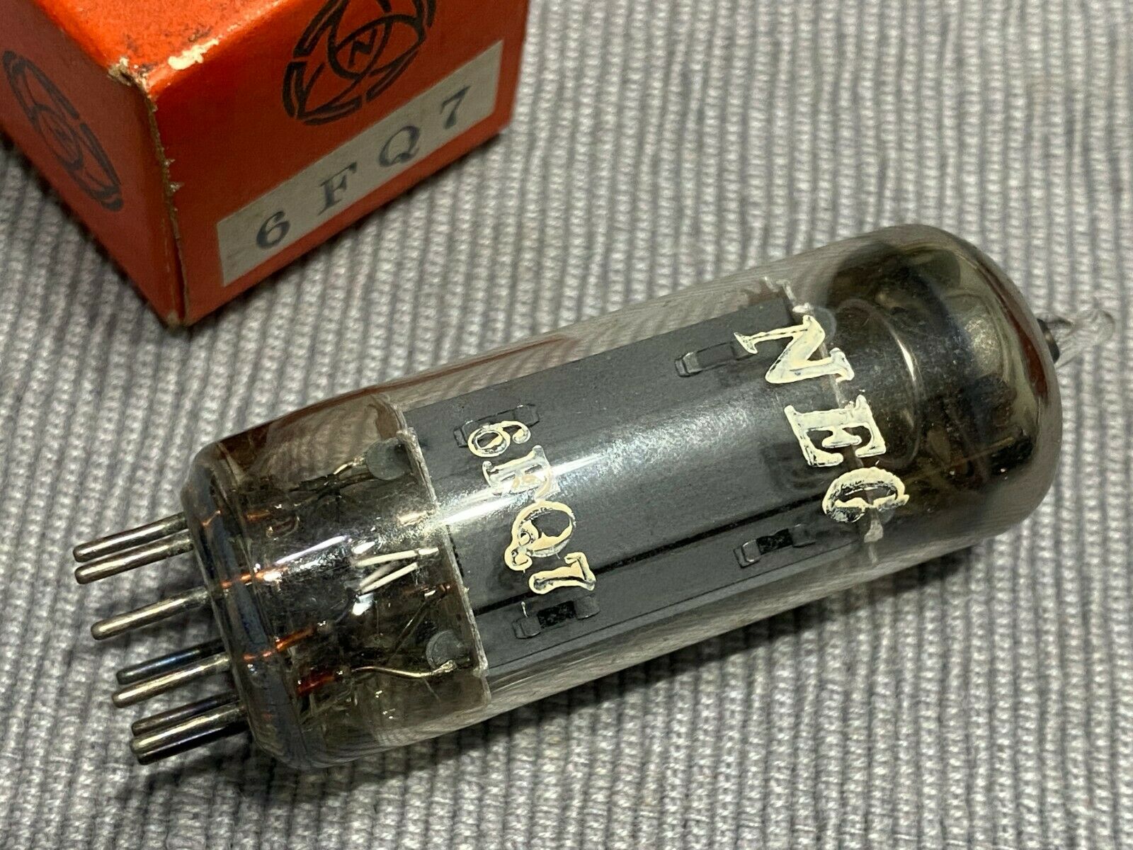1pcs - NEC / HITACHI 6FQ7 / 6CG7 Vacuum tube NOS