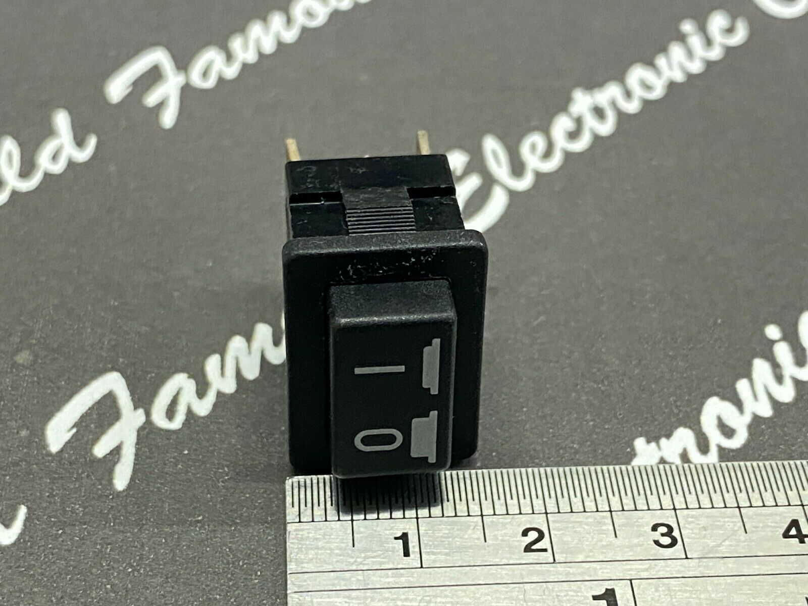 1pcs -KAUTT U. BUX TL402 10A 250Vac ON-OFF Push Button Switch Germanny NOS