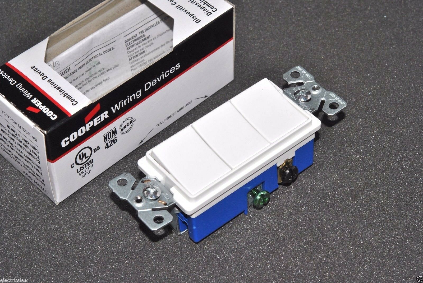 1pcs - COOPER 7729W 15A 120/277V AC 3-Single Pole Decorator Combination Switch